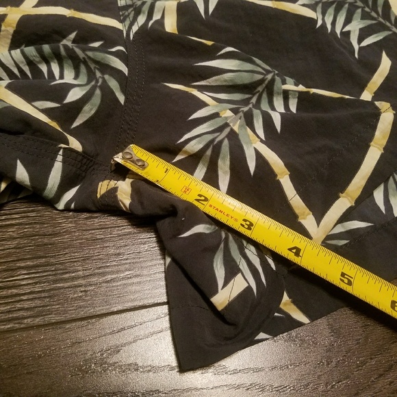 Lot of 2 Tommy Bahama swim trunks SZ Large floral - Picture 4 of 8